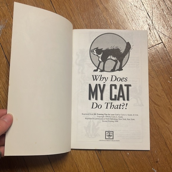 Vintage 90s Why does my cat do that?! Why does my dog do that?! Paperback book - Picture 7 of 9